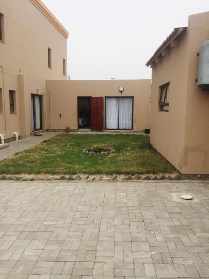 Stevens Guesthouse Swakopmund Εξωτερικό φωτογραφία